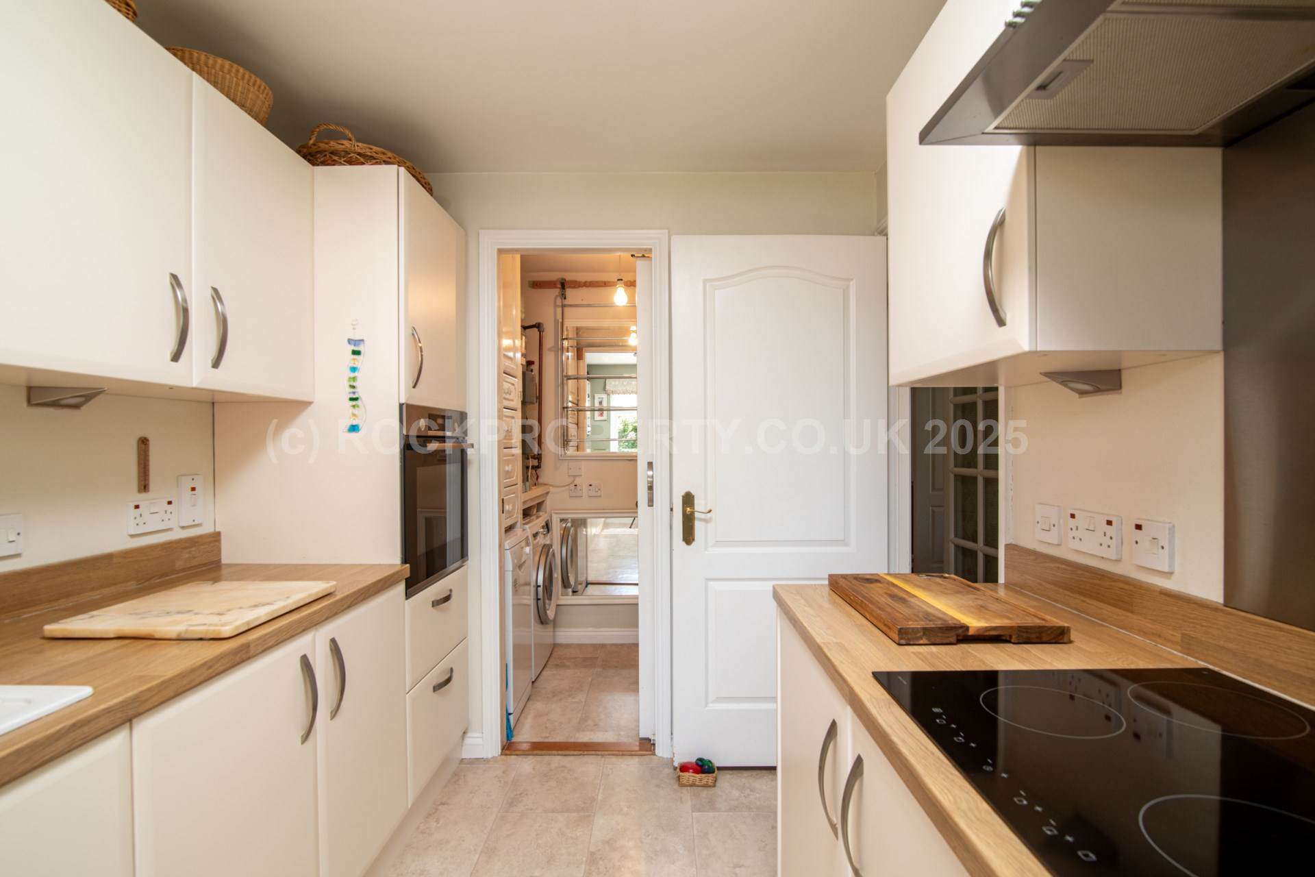 SUPERB 2 BED APARTMENT, Oaklands Manor, Rural St Saviour, Image 12