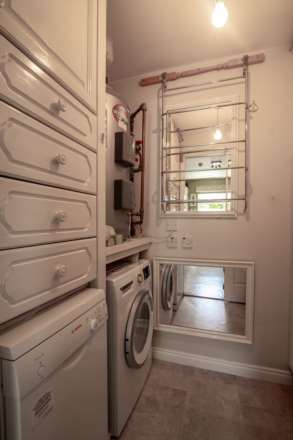SUPERB 2 BED APARTMENT, Oaklands Manor, Rural St Saviour, Image 13