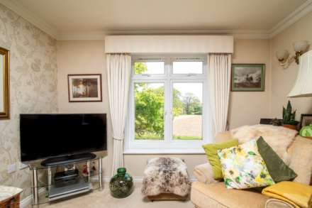 SUPERB 2 BED APARTMENT, Oaklands Manor, Rural St Saviour, Image 9