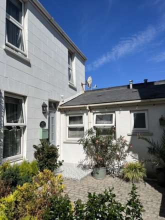 2 Bed 2 Bath Cottage + Parking, Green Street, St Helier, Image 13