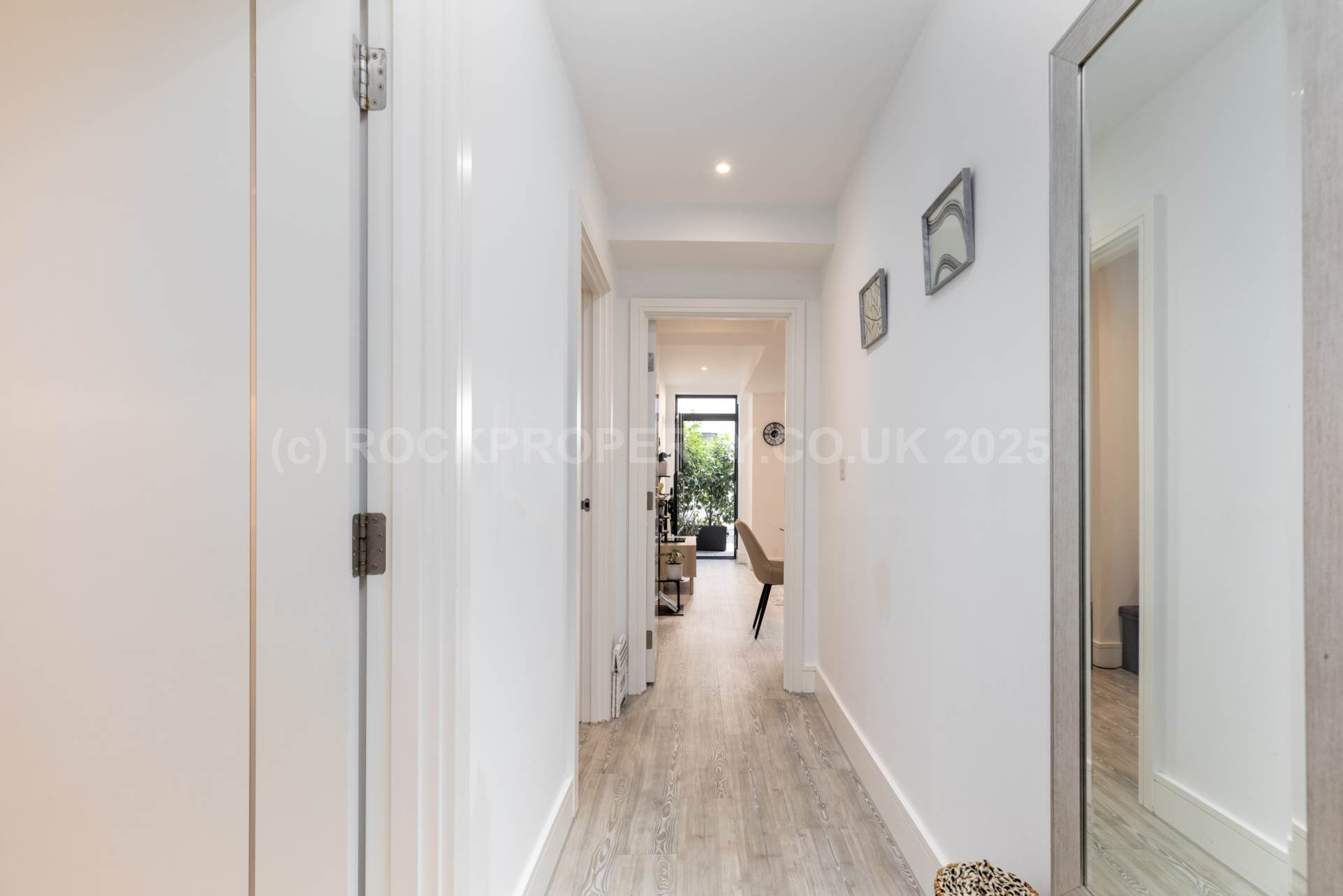 Immaculate 1 Bed Garden Flat, The Soane, St Helier, Image 17