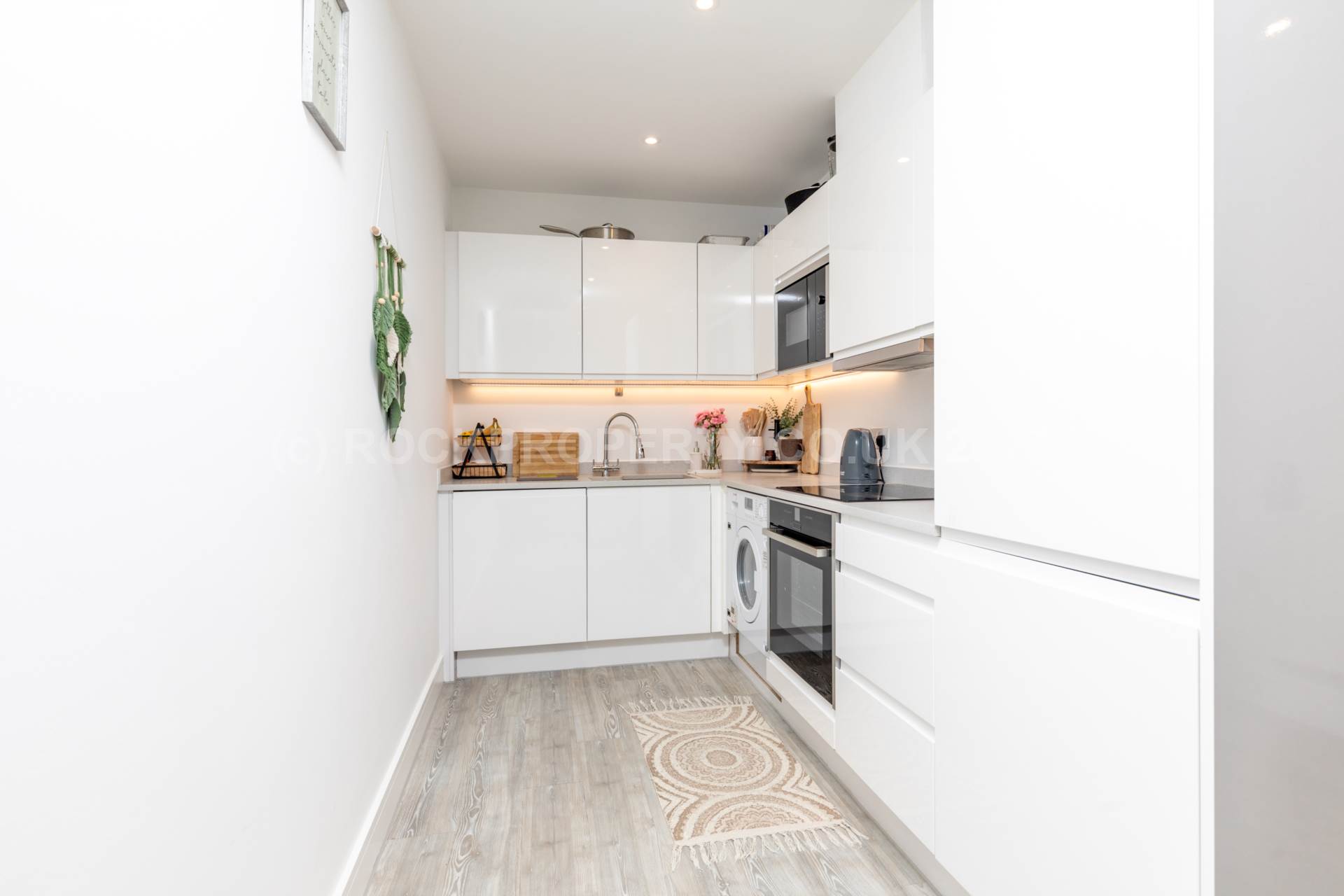 Immaculate 1 Bed Garden Flat, The Soane, St Helier, Image 6