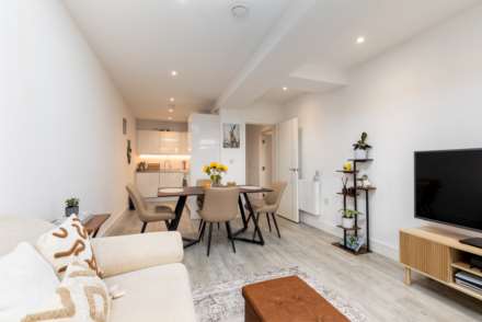 Immaculate 1 Bed Garden Flat, The Soane, St Helier, Image 5