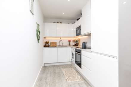 Immaculate 1 Bed Garden Flat, The Soane, St Helier, Image 6