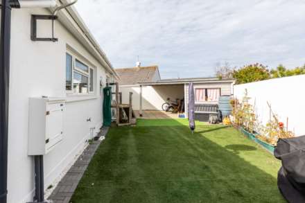Large 3 Bed 2 Bath Detached Bungalow, Victoria Road, St Saviour, Image 20
