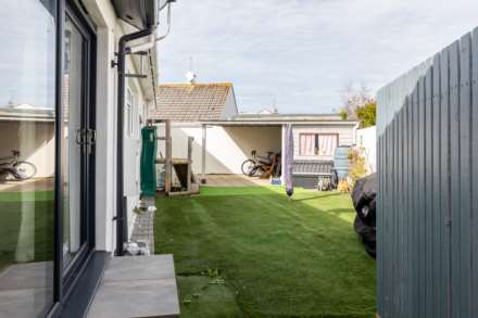 Large 3 Bed 2 Bath Detached Bungalow, Victoria Road, St Saviour, Image 21