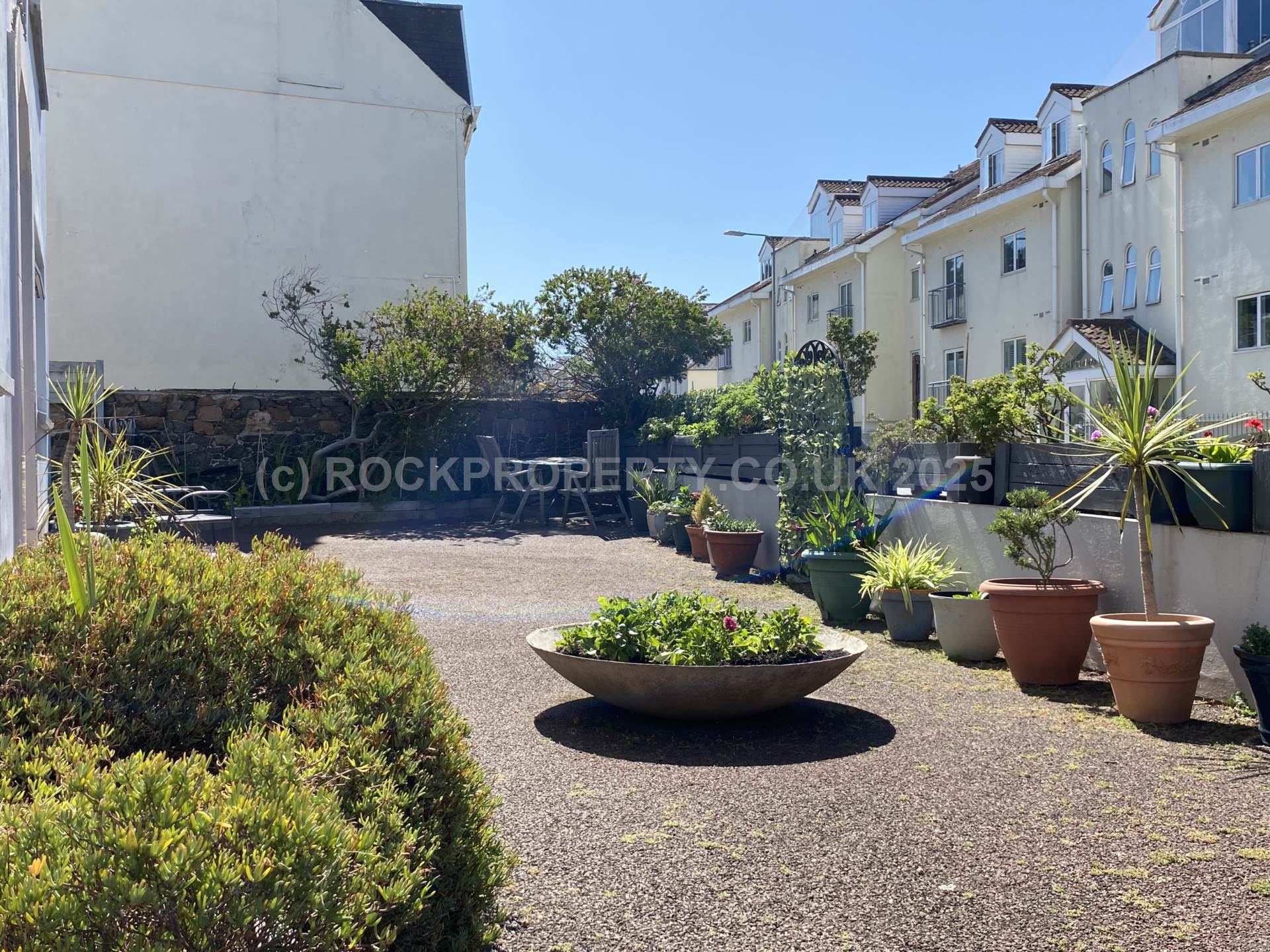Large 2 Bedroom Flat + Parking, First Tower, St Helier, Image 2