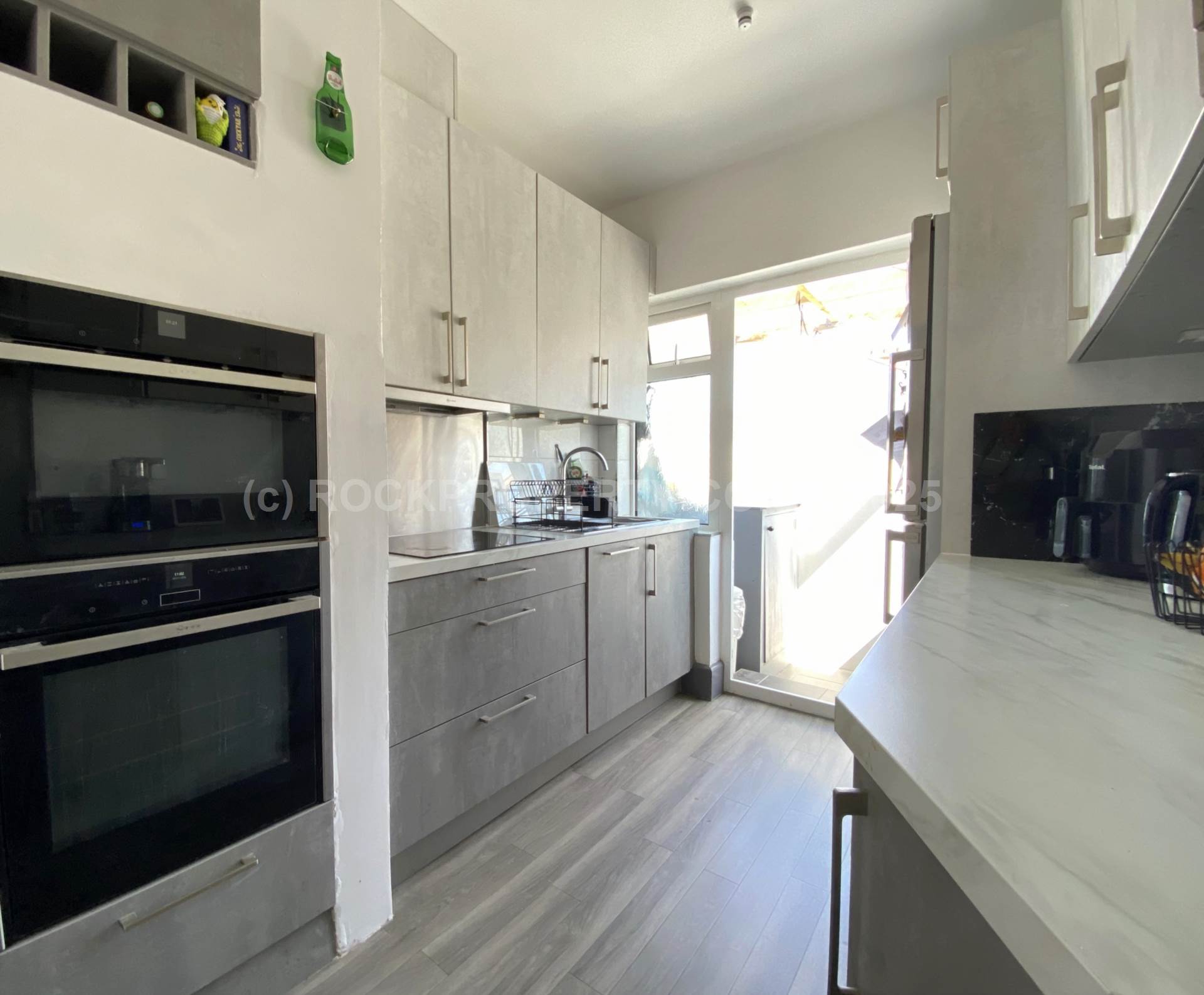 Large 2 Bedroom Flat + Parking, First Tower, St Helier, Image 5