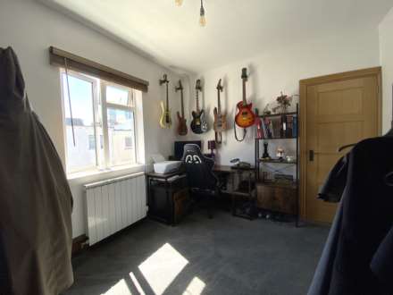 Large 2 Bedroom Flat + Parking, First Tower, St Helier, Image 13
