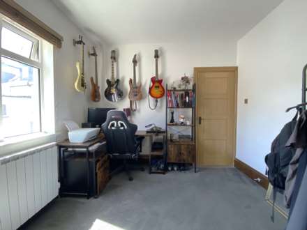 Large 2 Bedroom Flat + Parking, First Tower, St Helier, Image 15
