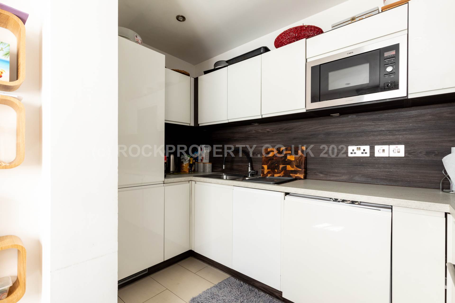 Modern 1 Bed + Balcony, Bath Street, St Helier, Image 11