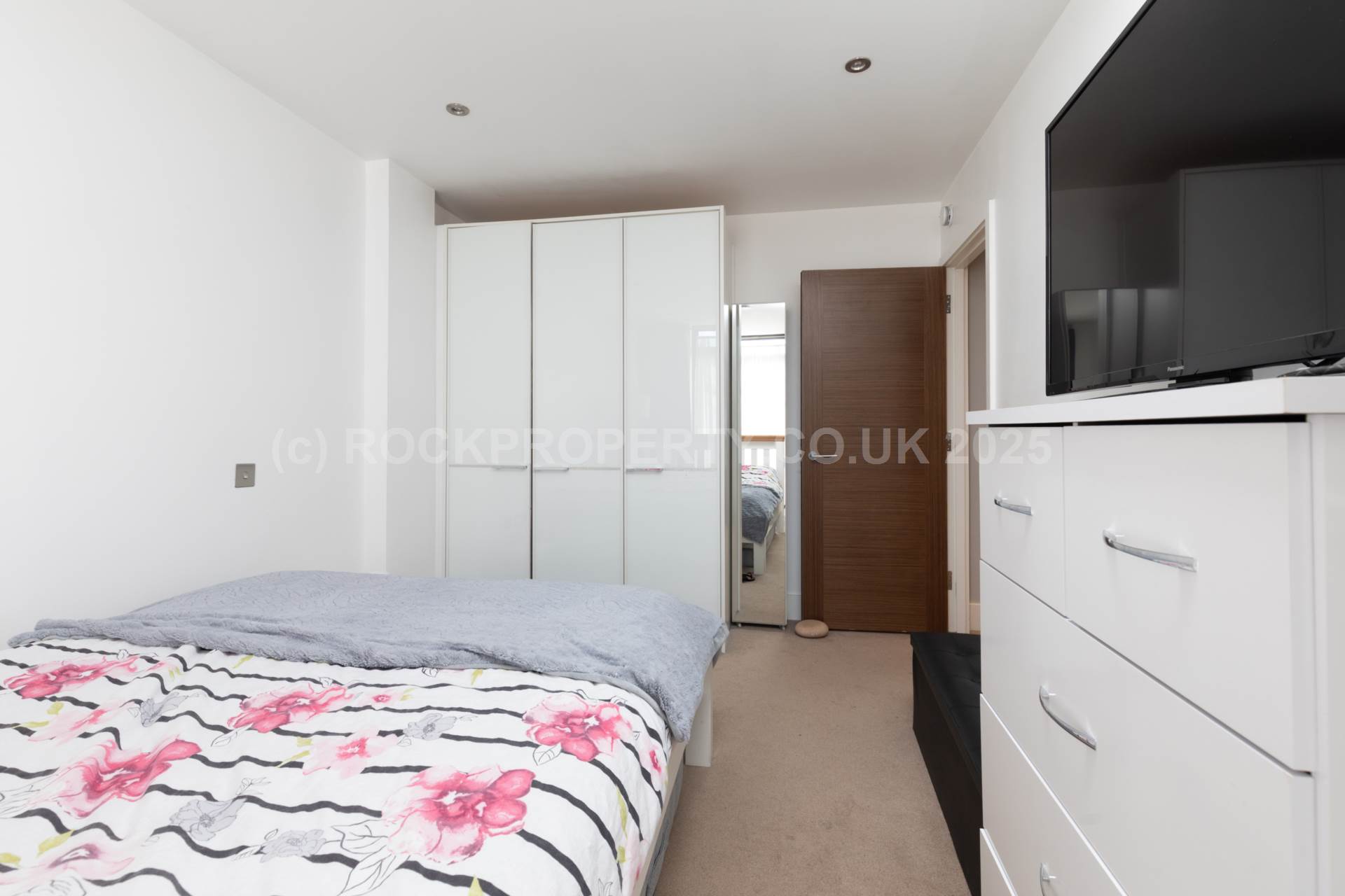 Modern 1 Bed + Balcony, Bath Street, St Helier, Image 14