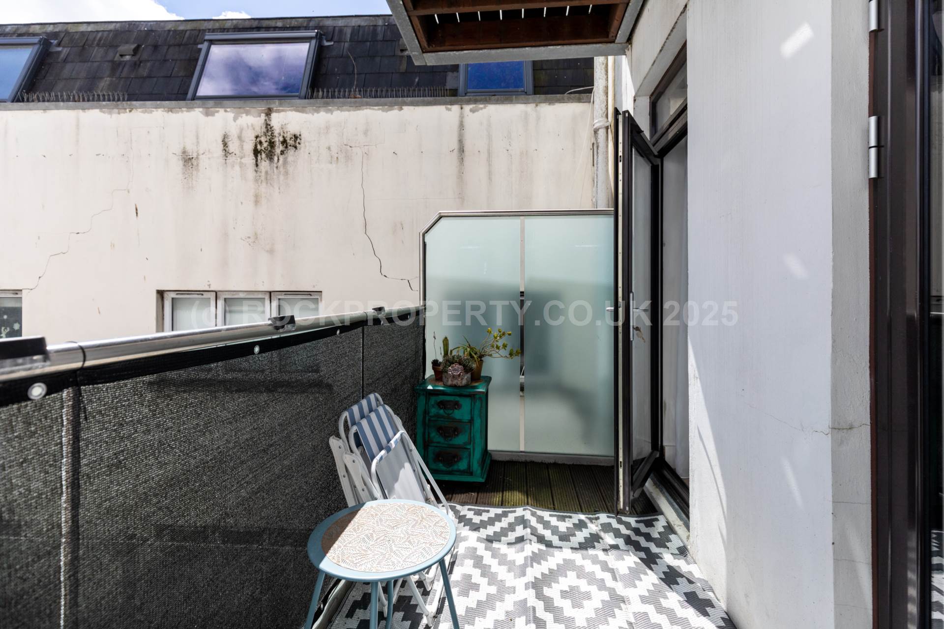 Modern 1 Bed + Balcony, Bath Street, St Helier, Image 2
