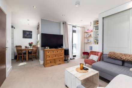Modern 1 Bed + Balcony, Bath Street, St Helier, Image 3