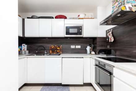 Modern 1 Bed + Balcony, Bath Street, St Helier, Image 8