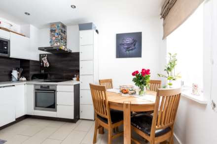 Modern 1 Bed + Balcony, Bath Street, St Helier, Image 9