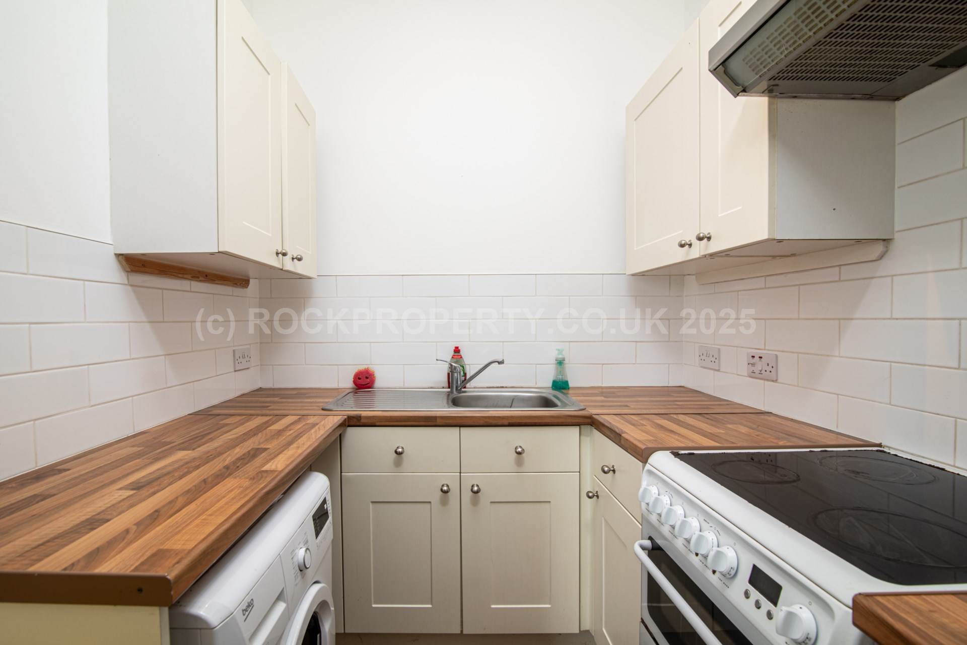 2 Double Beds / Dual Aspect / Parking, Leighton Court, St Aubin's Inner Rd, Image 11
