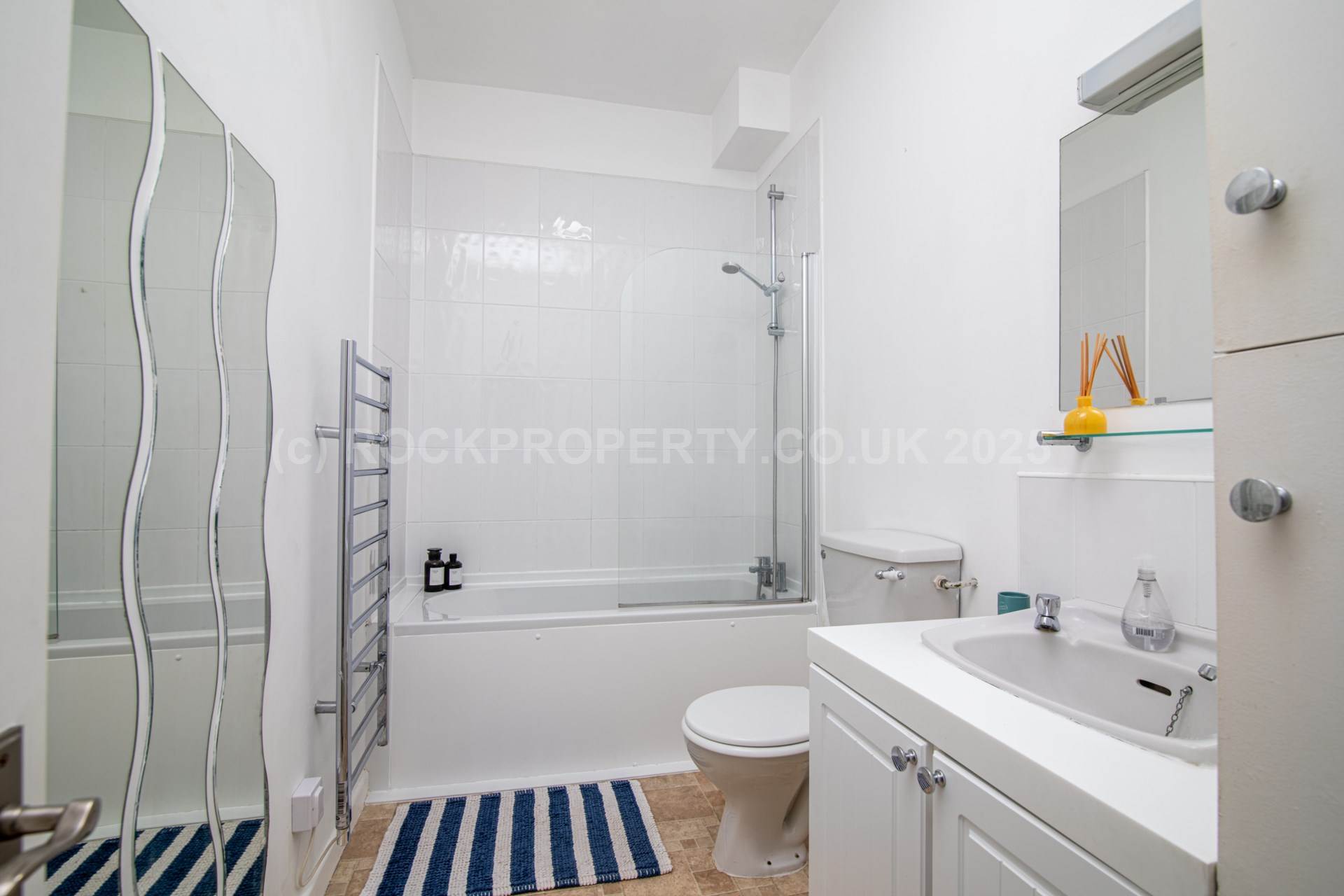 2 Double Beds / Dual Aspect / Parking, Leighton Court, St Aubin's Inner Rd, Image 18
