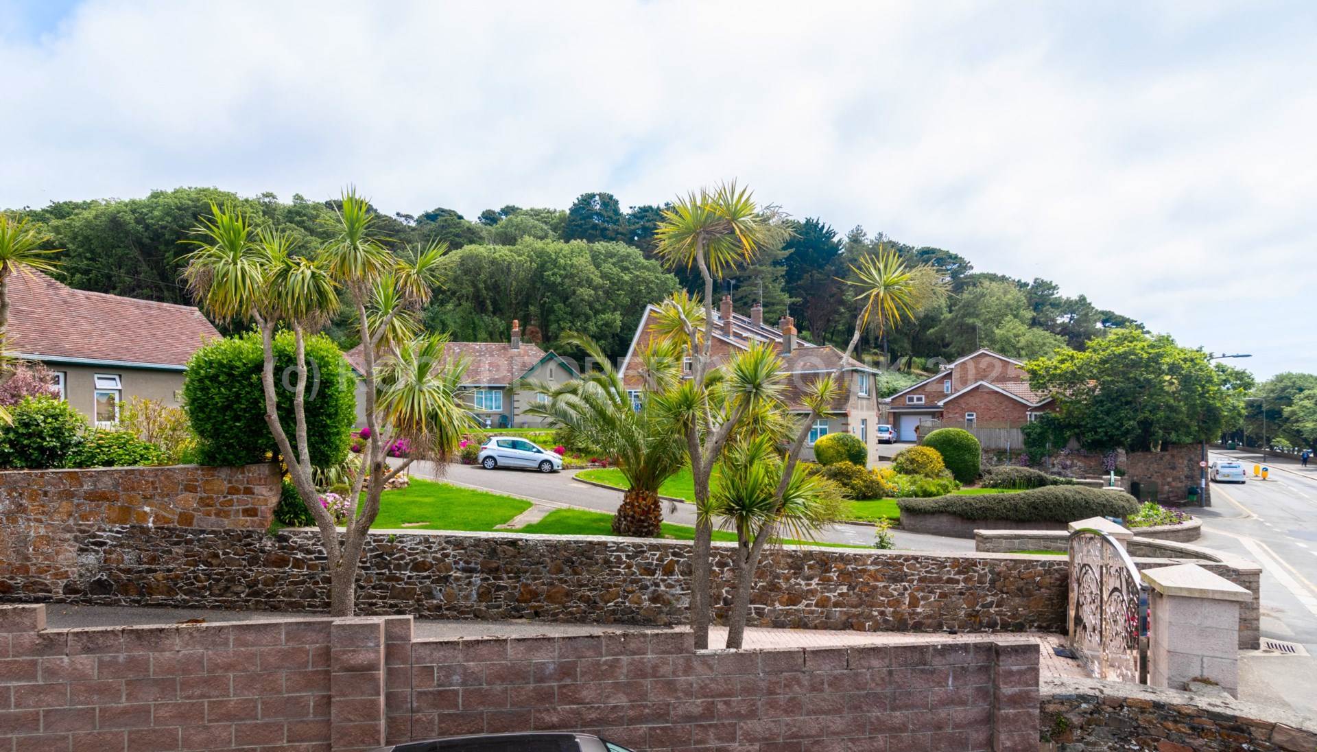 2 Double Beds / Dual Aspect / Parking, Leighton Court, St Aubin's Inner Rd, Image 2