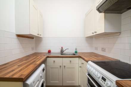 2 Double Beds / Dual Aspect / Parking, Leighton Court, St Aubin's Inner Rd, Image 11