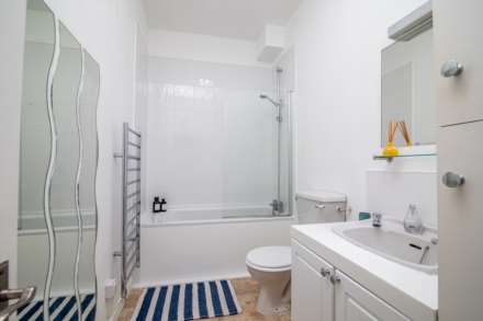 2 Double Beds / Dual Aspect / Parking, Leighton Court, St Aubin's Inner Rd, Image 18
