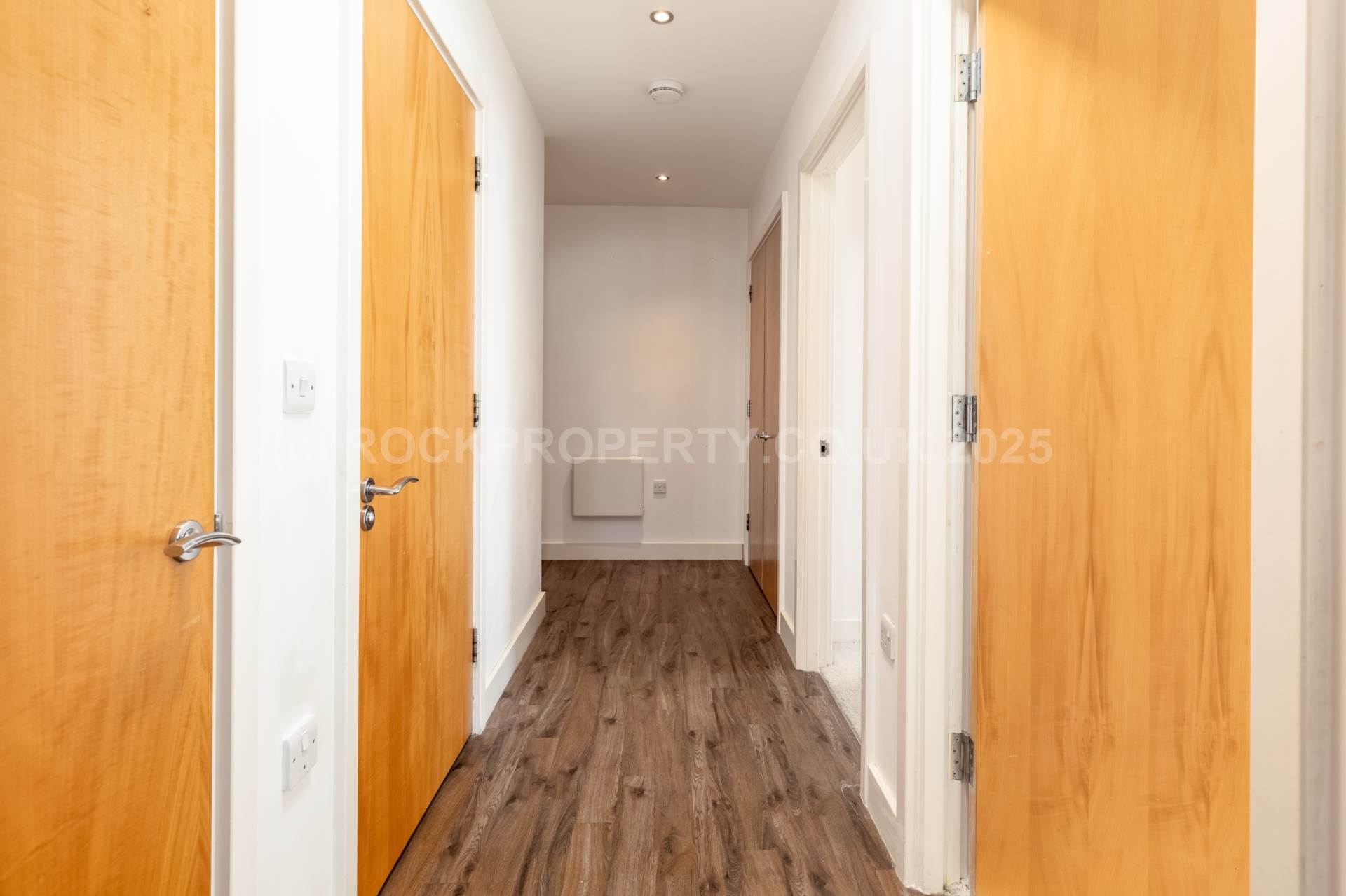 LARGE 2 BED + BALCONY, Saviours Place, Town Outskirts, Image 13