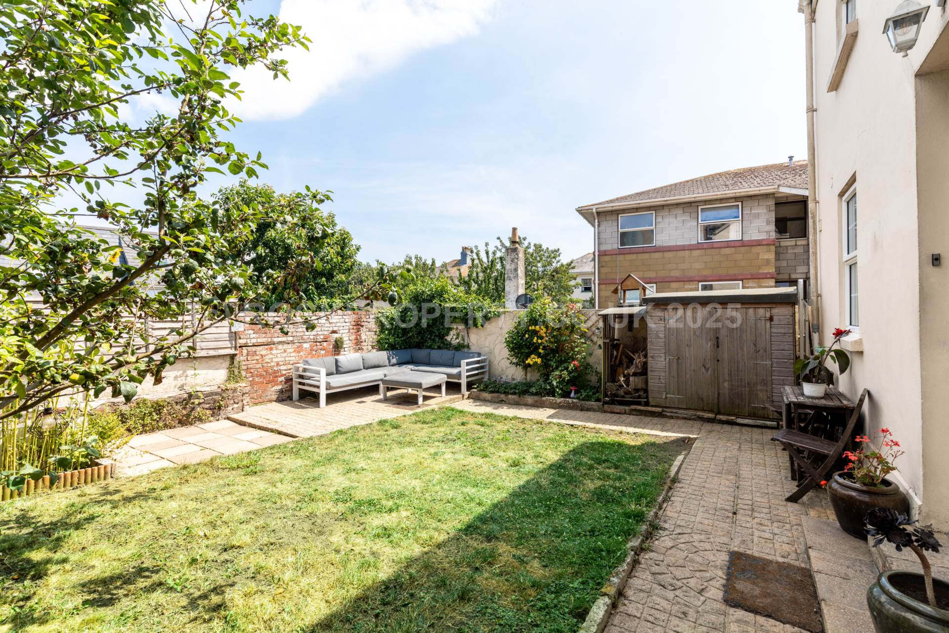 2 Double Bed Cottage + Garden, Drury Lane, St Helier, Image 2