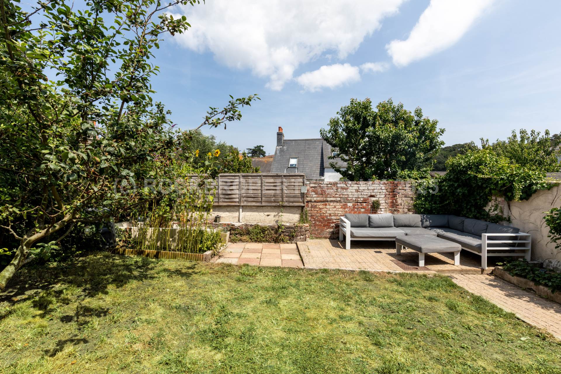 2 Double Bed Cottage + Garden, Drury Lane, St Helier, Image 3