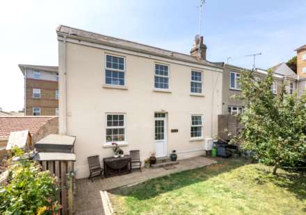 2 Double Bed Cottage + Garden, Drury Lane, St Helier, Image 1