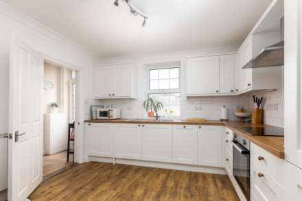 2 Double Bed Cottage + Garden, Drury Lane, St Helier, Image 5