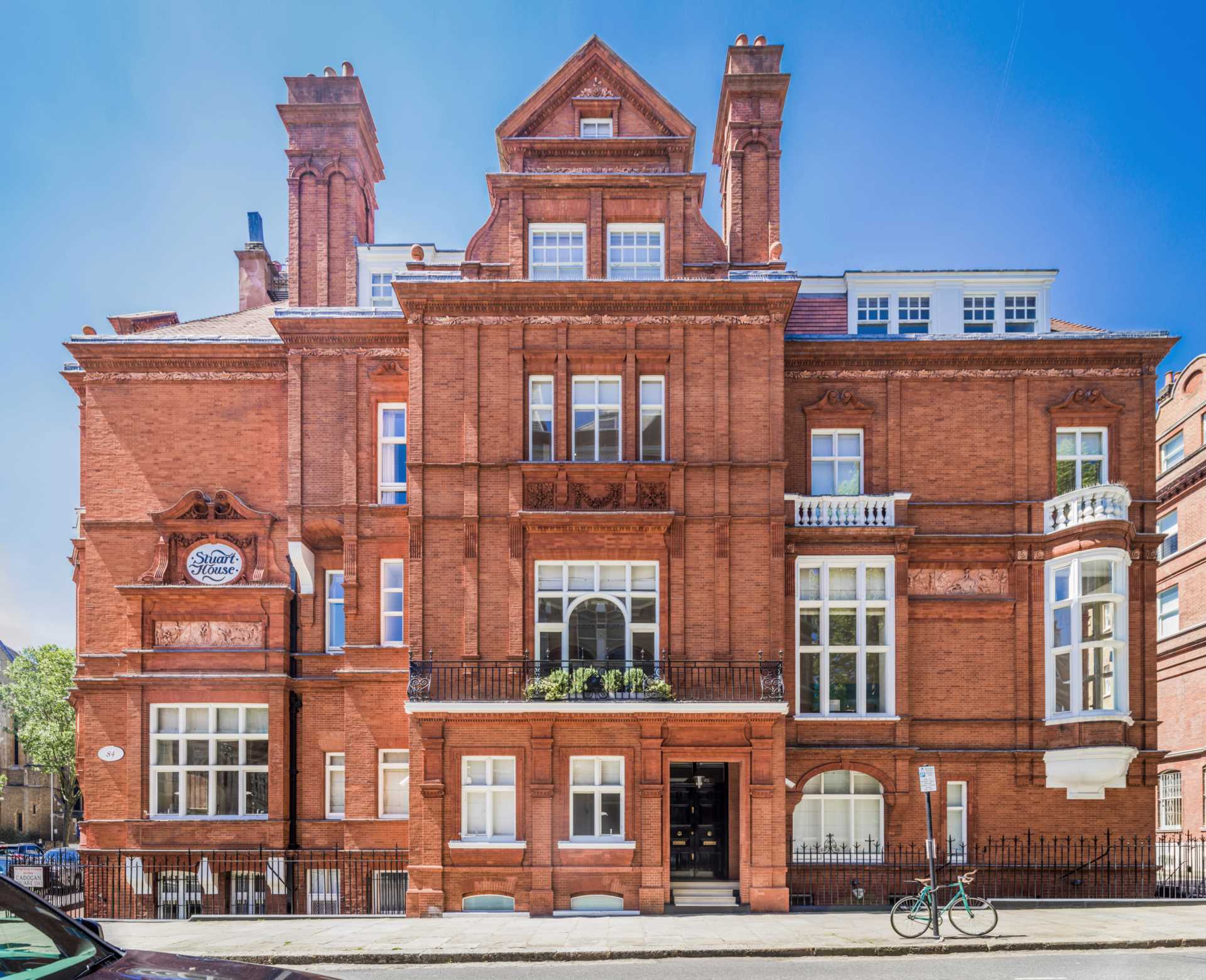 Buyer picks up ‘one of the last trophy mansions in Knightsbridge`