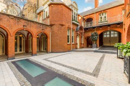 Brick Street, Mayfair W1J, Image 4