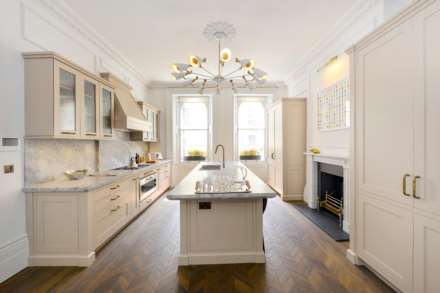 Stanley Gardens, Notting Hill W11, Image 2