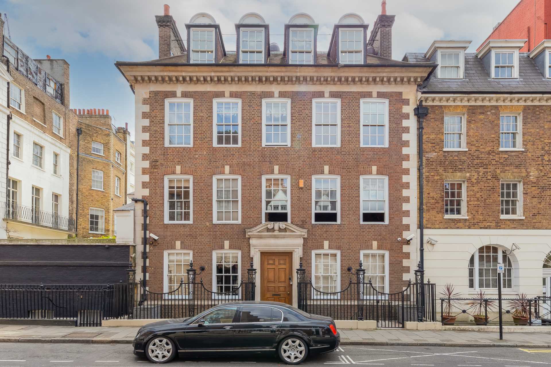 South Street, Mayfair W1K, Image 1