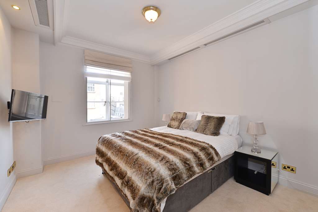 Carrington House, Mayfair W1J, Image 3