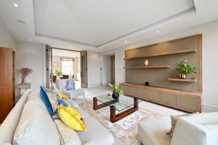 3 Bedroom Apartment, York Terrace West, Regent`s Park, NW1