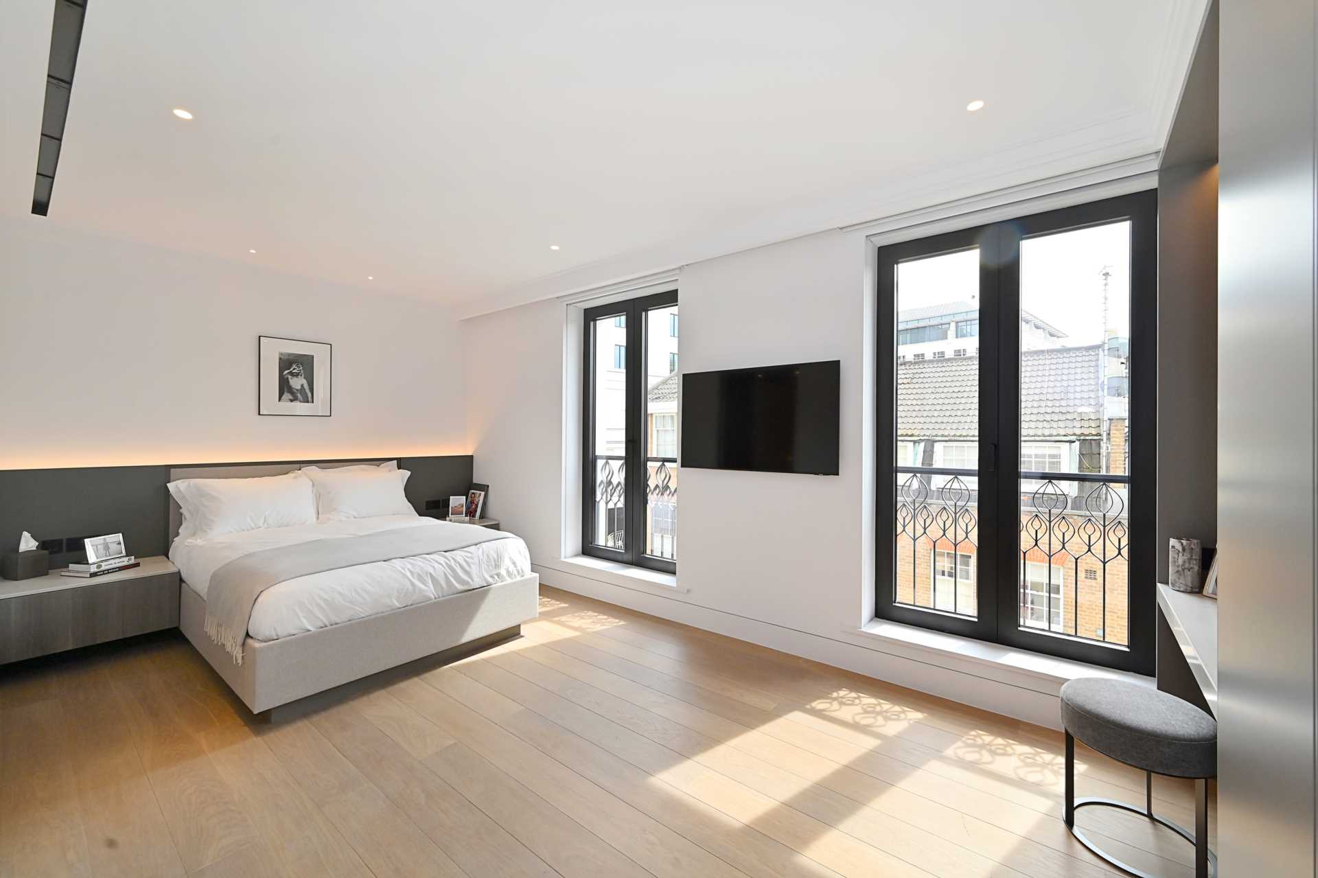 Chester Collection, Belgravia, SW1X, Image 3