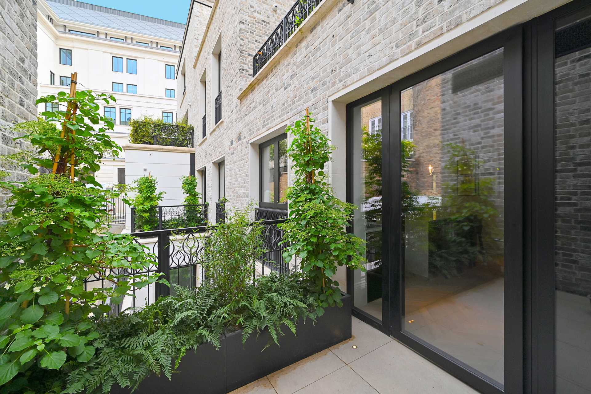 Chester Collection, Belgravia, SW1X, Image 7
