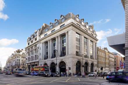 3 Bedroom Flat, Arlington Street, St James