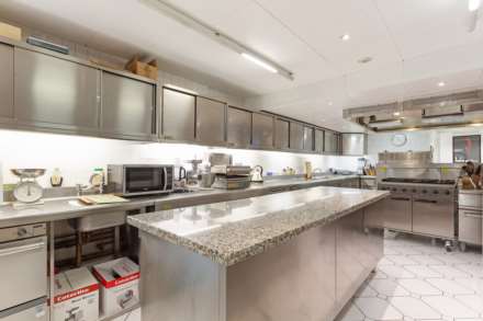 Eaton Square, London, SW1W, Image 14