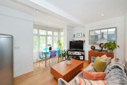 Harvard Road, Chiswick W4, Image 2