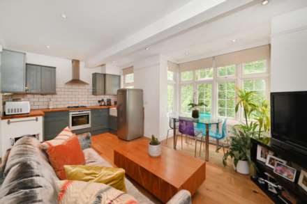 Harvard Road, Chiswick W4, Image 3