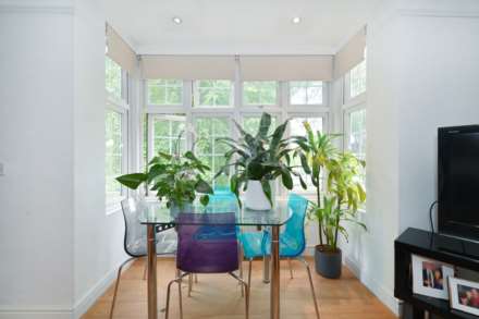 Harvard Road, Chiswick W4, Image 5