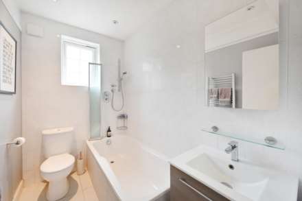 Harvard Road, Chiswick W4, Image 6