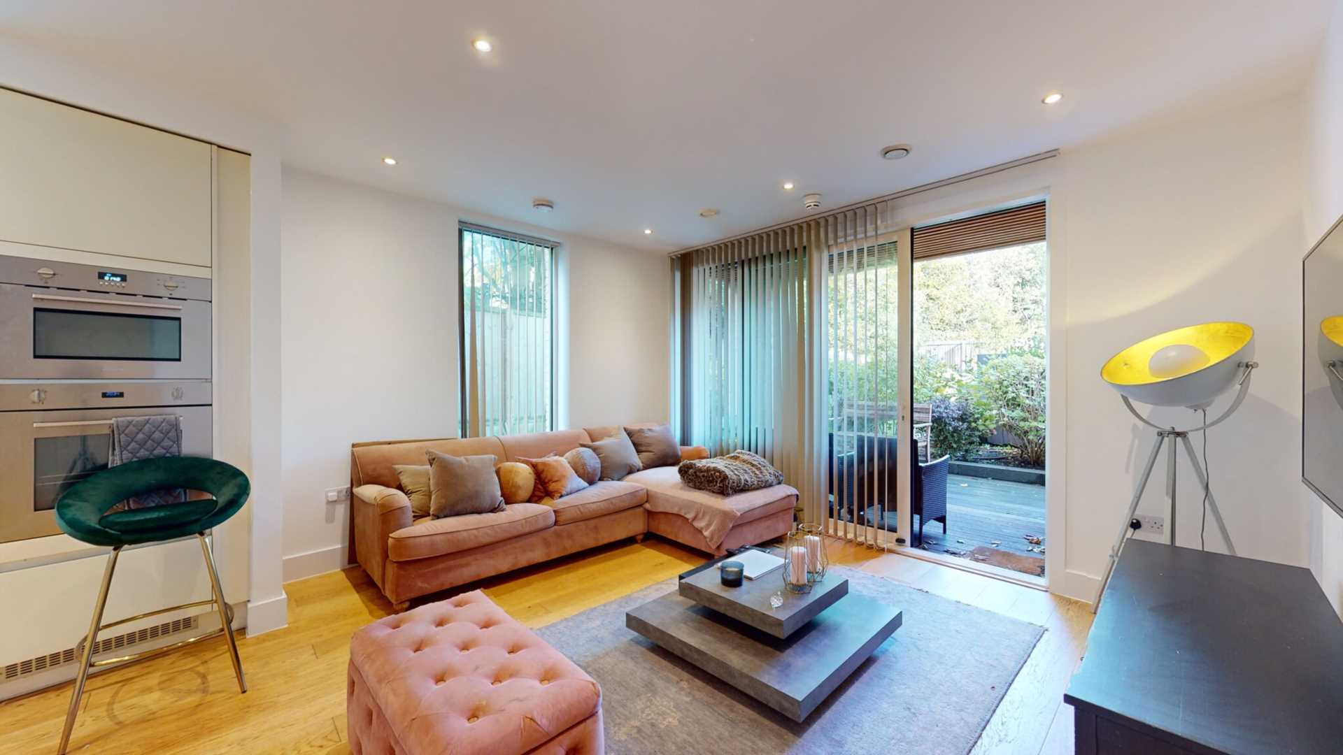 Chiswick High Road, Chiswick W4, Image 2