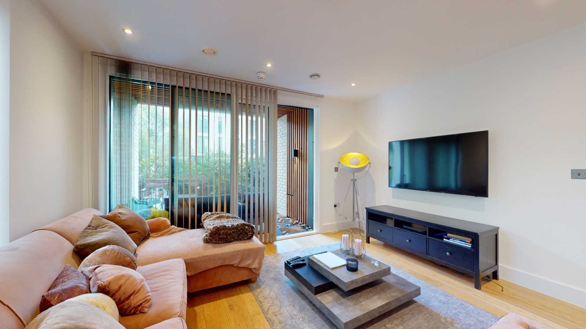 Chiswick High Road, Chiswick W4, Image 3