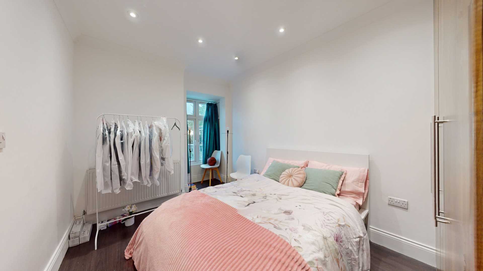 High Street, Bushey, Hertfordshire, Image 12