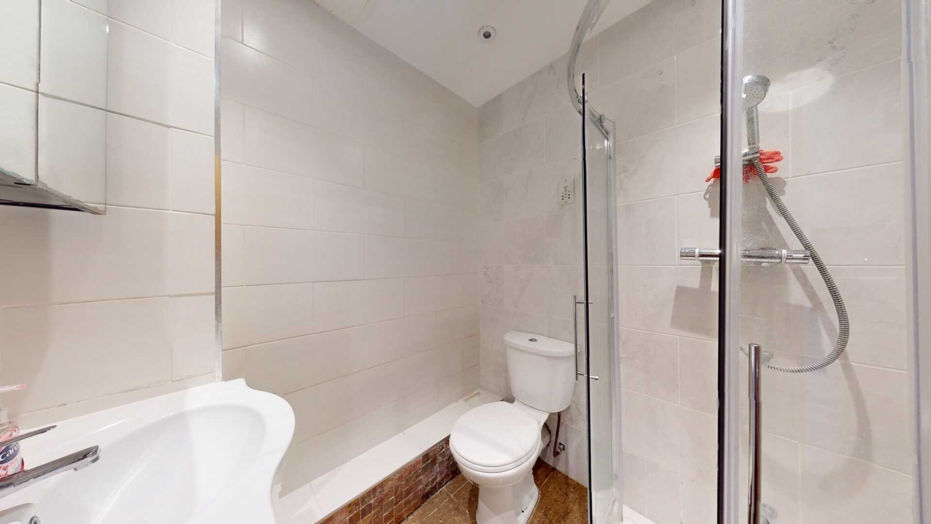 High Street, Bushey, Hertfordshire, Image 14