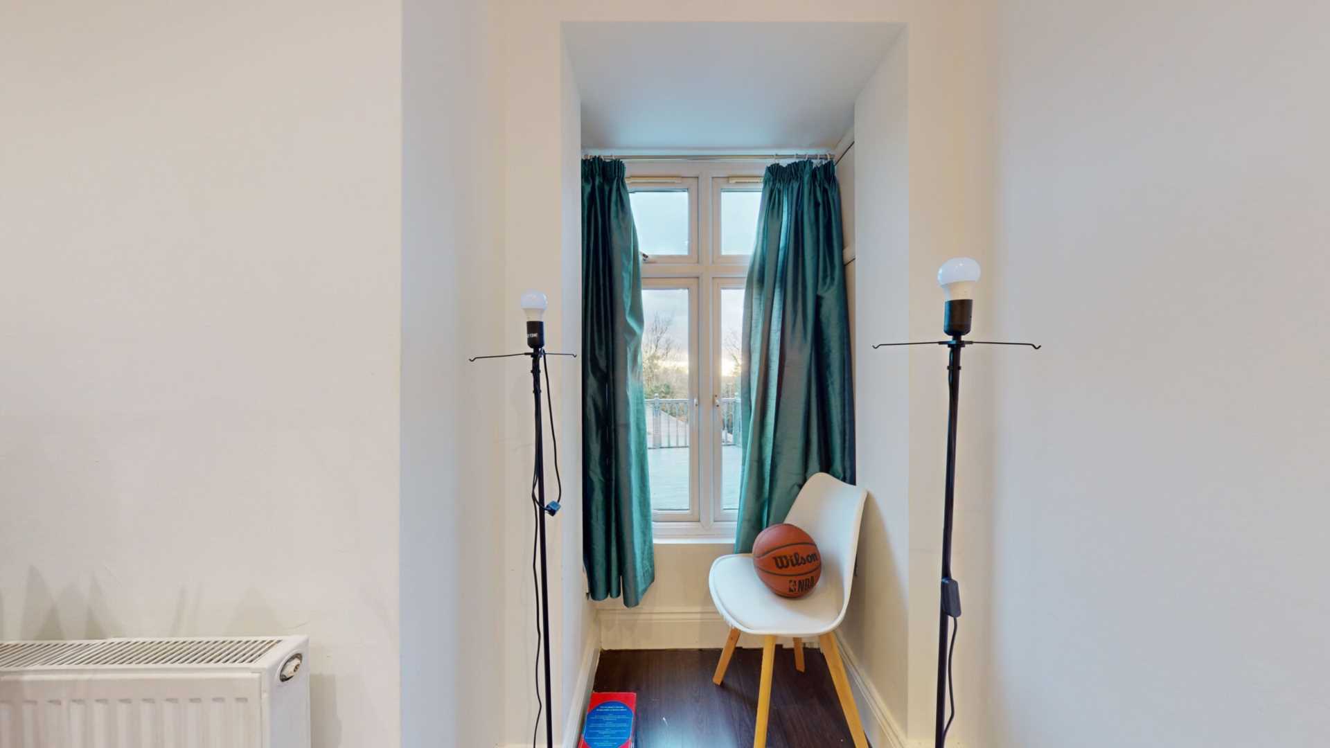 High Street, Bushey, Hertfordshire, Image 8