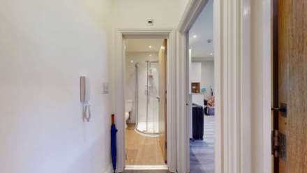 High Street, Bushey, Hertfordshire, Image 18